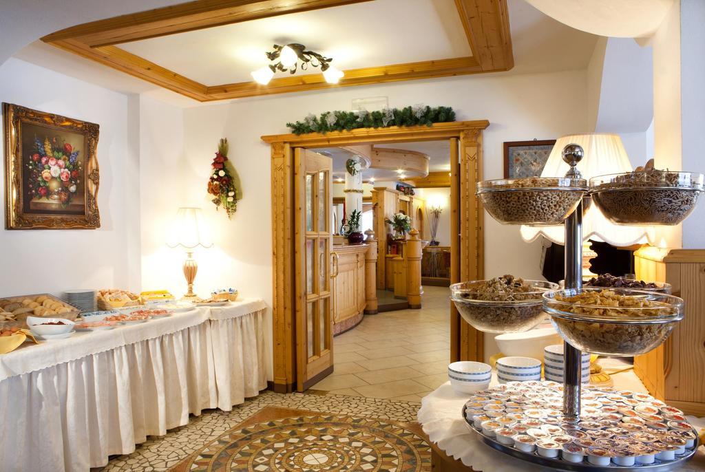 Hotel Garni Laura 阿拉巴 外观 照片