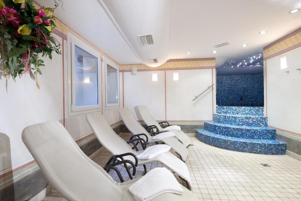 Hotel Garni Laura 阿拉巴 外观 照片