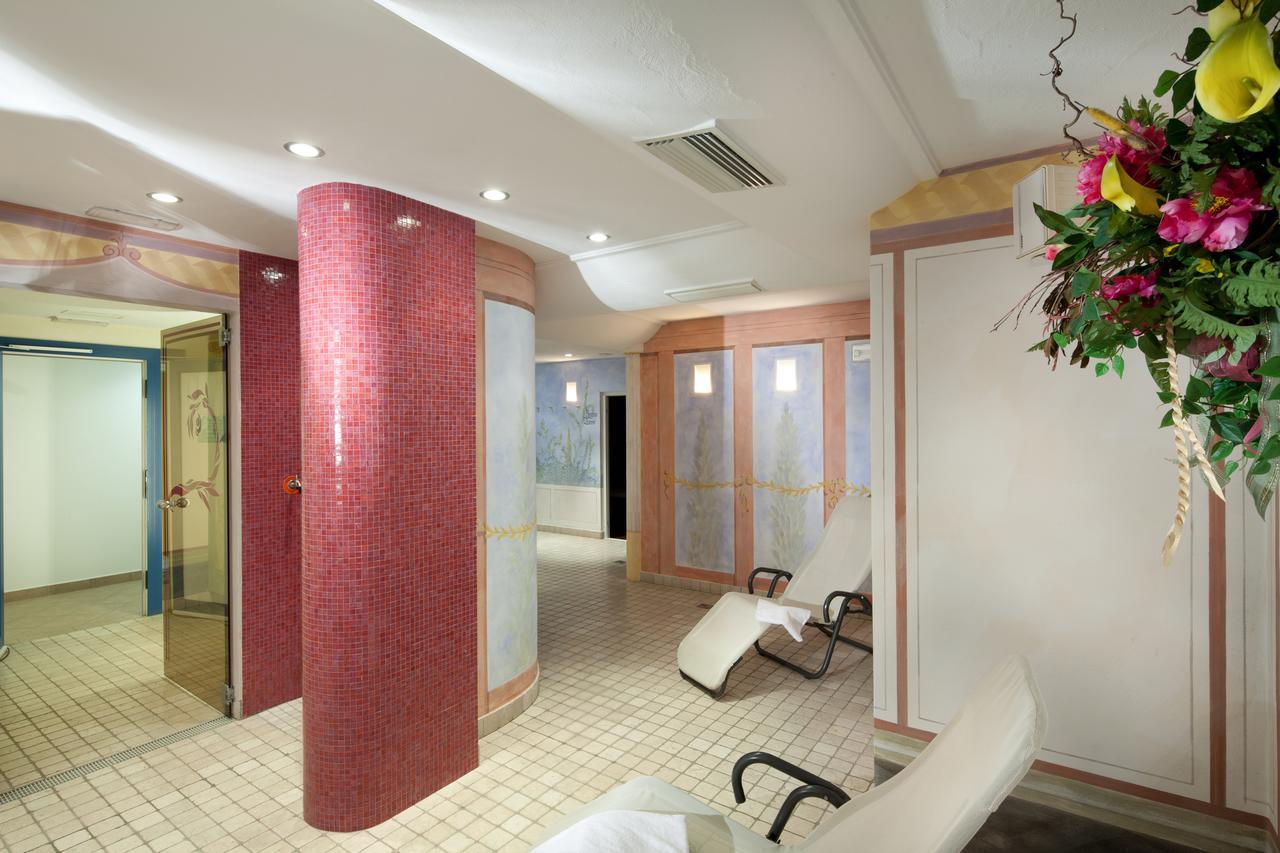 Hotel Garni Laura 阿拉巴 外观 照片